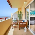 Blue Garden - Stylish With Atlantic Views Apartmán