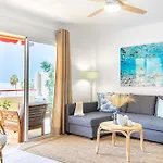 Blue Garden - Stylish With Atlantic Views
